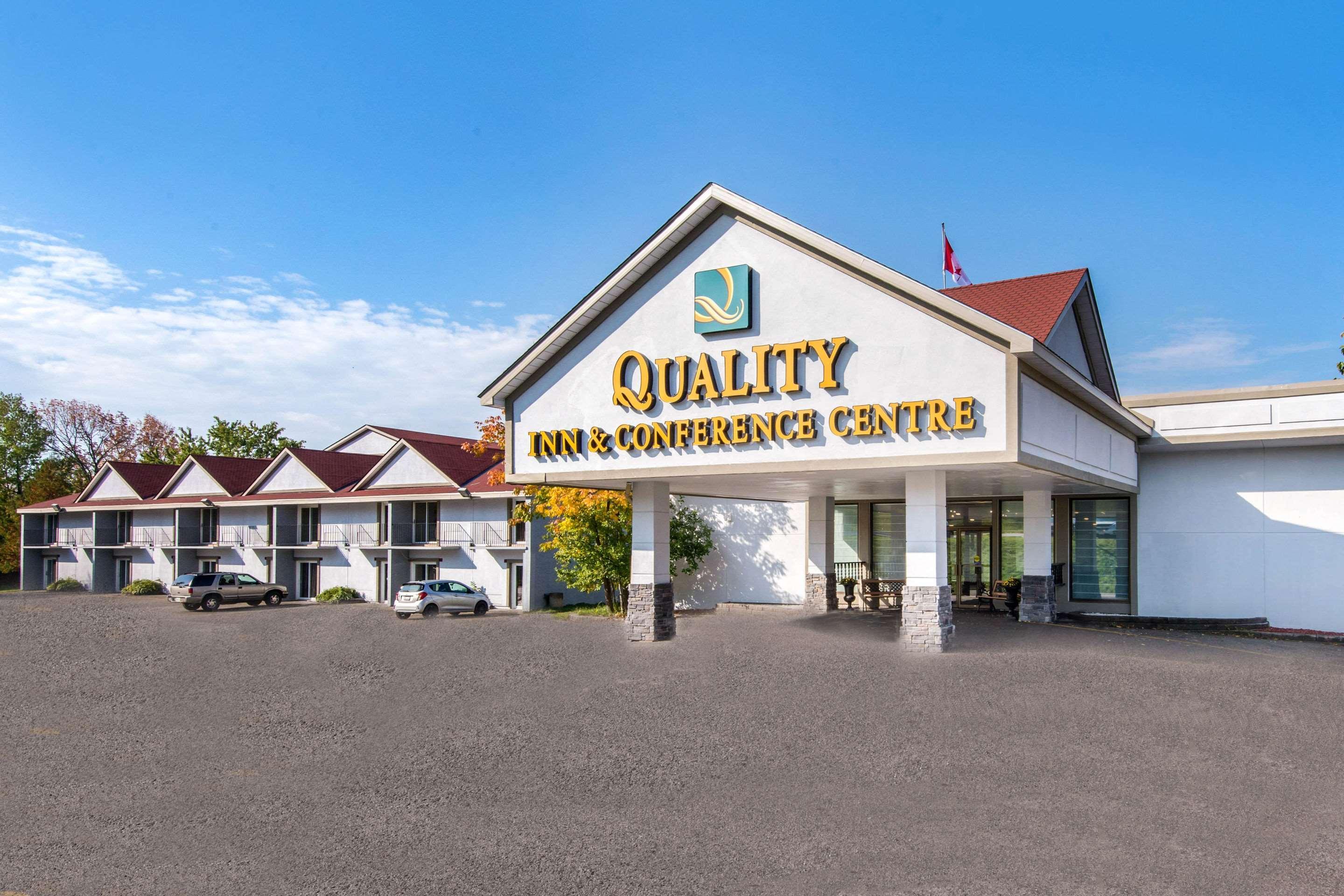 Quality Inn & Conference Centre Orillia Zewnętrze zdjęcie