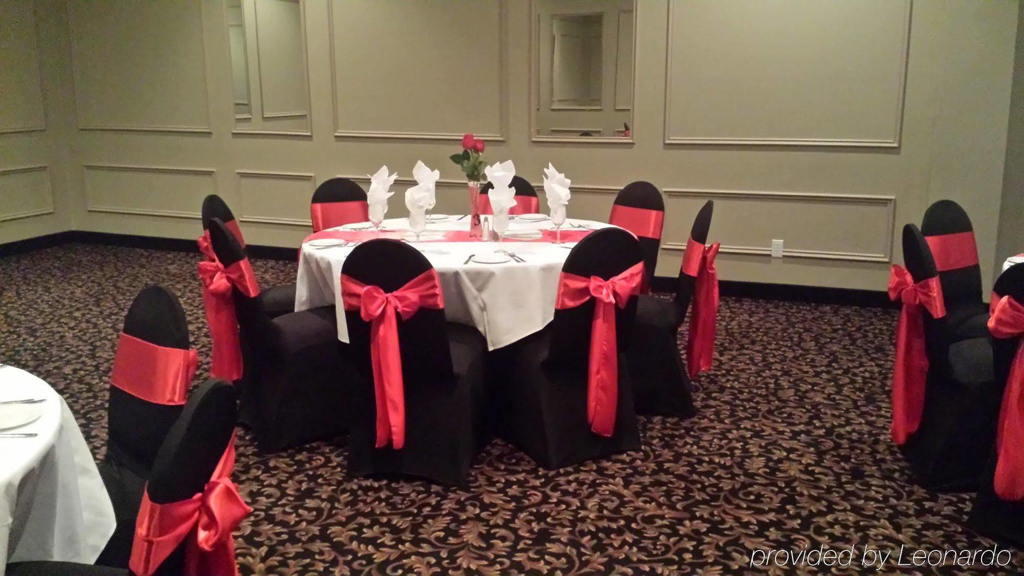 Quality Inn & Conference Centre Orillia Zewnętrze zdjęcie