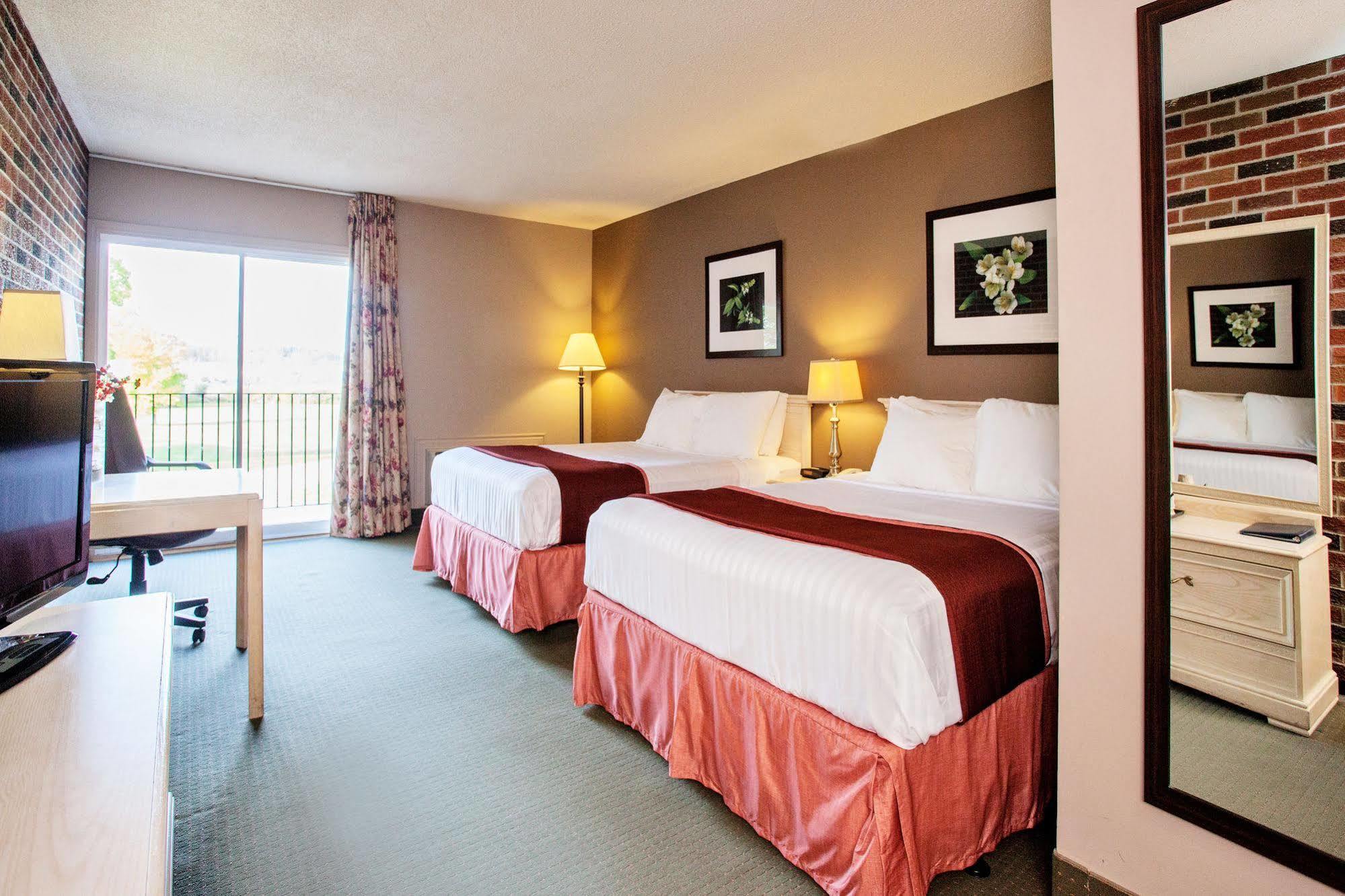 Quality Inn & Conference Centre Orillia Zewnętrze zdjęcie